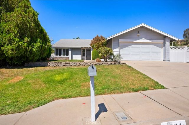 2994 La Verne, Highland, CA 92346