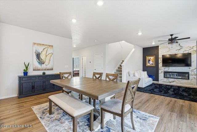 457 E Burdock LOOP, Hayden, ID 83835