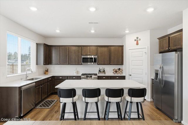 457 E Burdock LOOP, Hayden, ID 83835