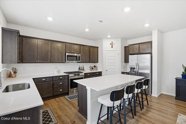 457 E Burdock LOOP, Hayden, ID 83835