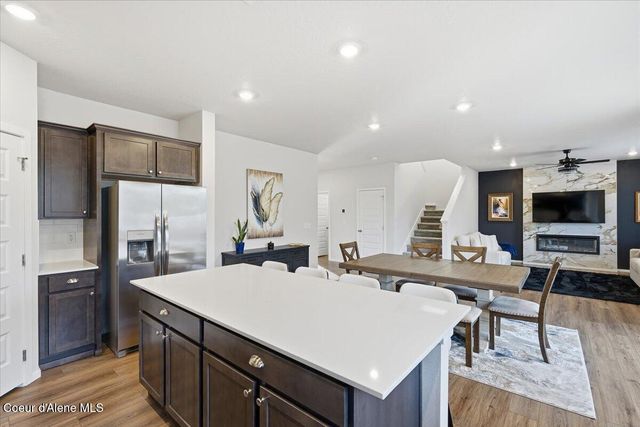 457 E Burdock LOOP, Hayden, ID 83835