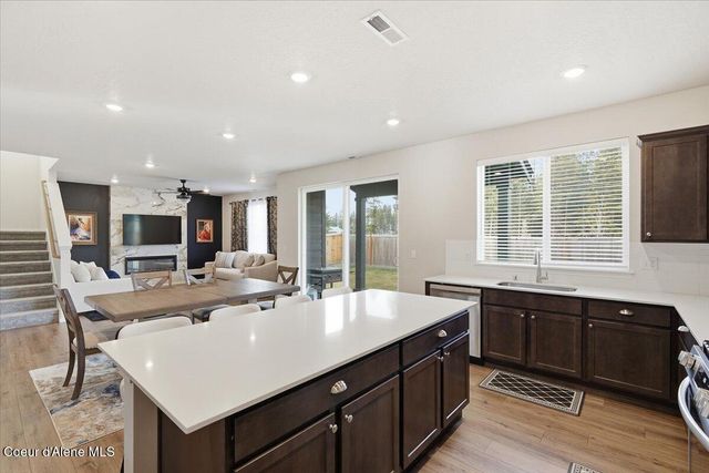 457 E Burdock LOOP, Hayden, ID 83835