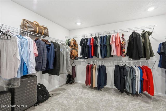 457 E Burdock LOOP, Hayden, ID 83835