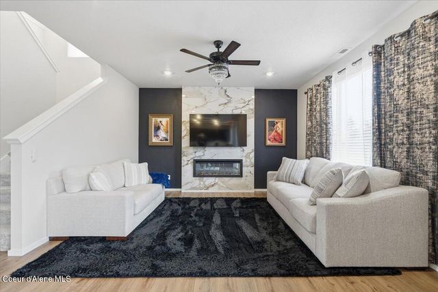 457 E Burdock LOOP, Hayden, ID 83835