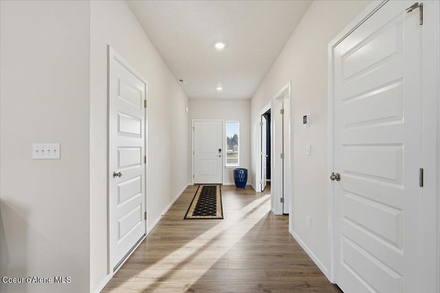 457 E Burdock LOOP, Hayden, ID 83835