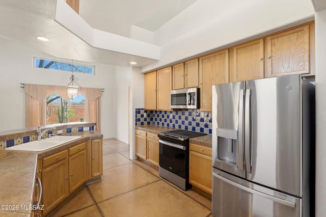 10250 E Winding Trail, Tucson, AZ 85749