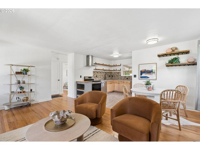 1215 Ne 81ST Ave, Portland, OR 97213