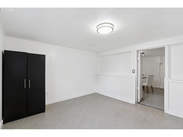1215 Ne 81ST Ave, Portland, OR 97213