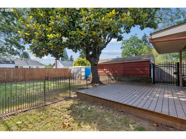 1215 Ne 81ST Ave, Portland, OR 97213