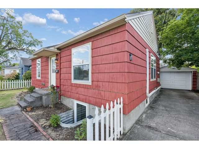 1215 Ne 81ST Ave, Portland, OR 97213