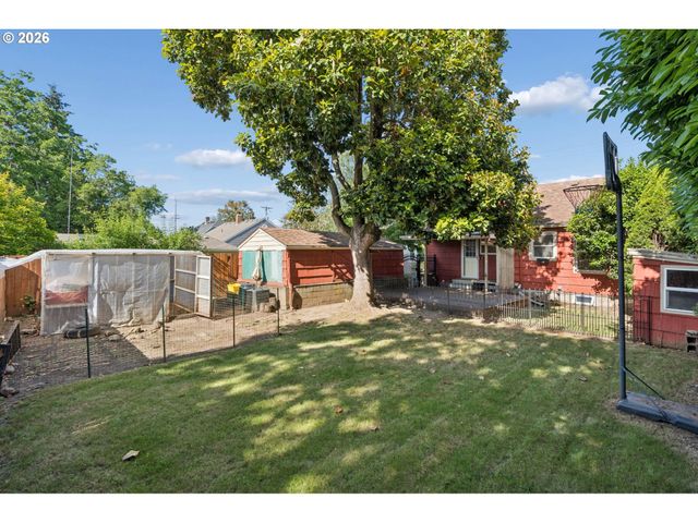 1215 Ne 81ST Ave, Portland, OR 97213