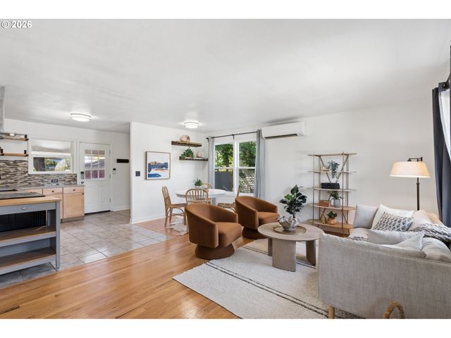 1215 Ne 81ST Ave, Portland, OR 97213