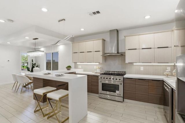 933 Felicidad Court, San Jose, CA 95117