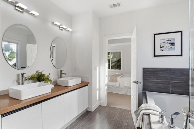 933 Felicidad Court, San Jose, CA 95117