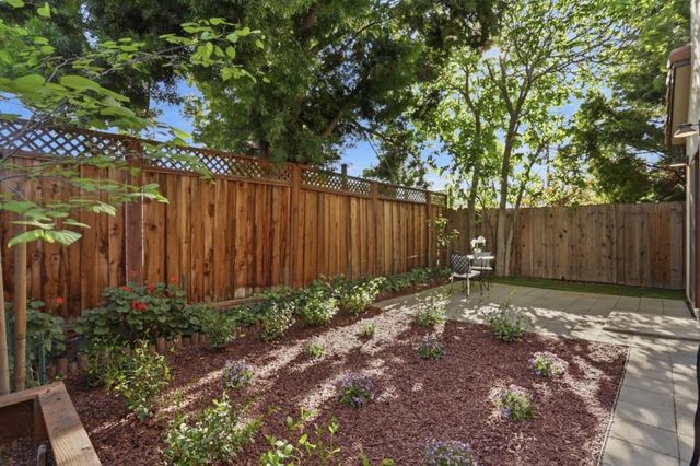 933 Felicidad Court, San Jose, CA 95117