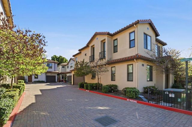 933 Felicidad Court, San Jose, CA 95117