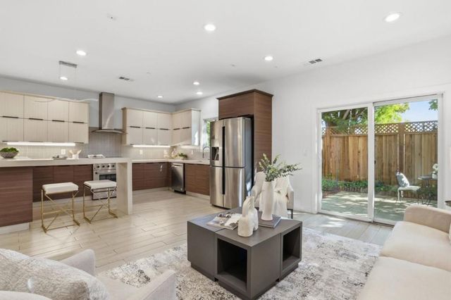 933 Felicidad Court, San Jose, CA 95117