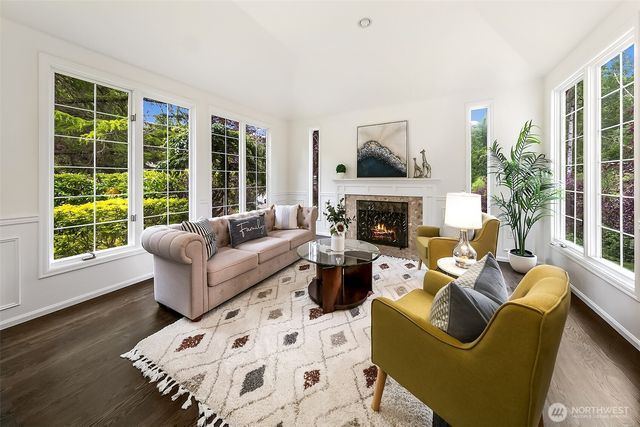 1911 224th Place NE, Sammamish, WA 98074