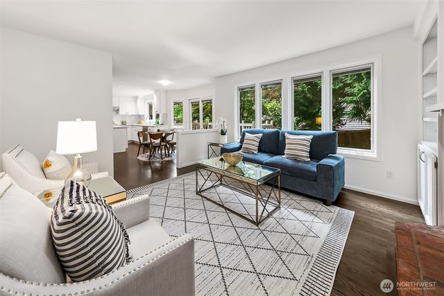 1911 224th Place NE, Sammamish, WA 98074
