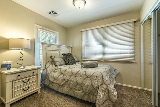 1628 E Canyon Creek Drive, Gilbert, AZ 85295