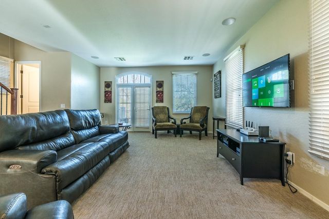 1628 E Canyon Creek Drive, Gilbert, AZ 85295