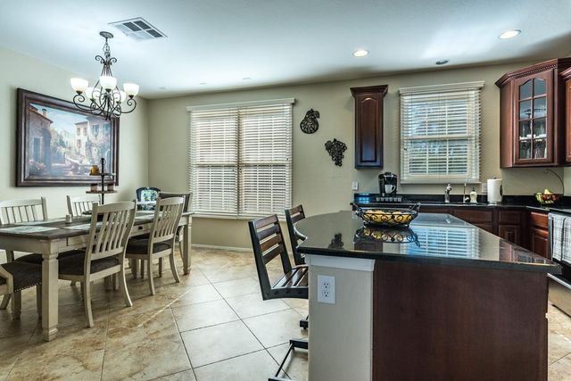 1628 E Canyon Creek Drive, Gilbert, AZ 85295