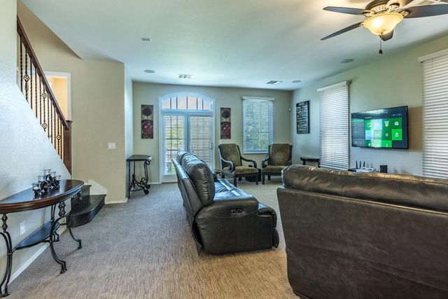 1628 E Canyon Creek Drive, Gilbert, AZ 85295