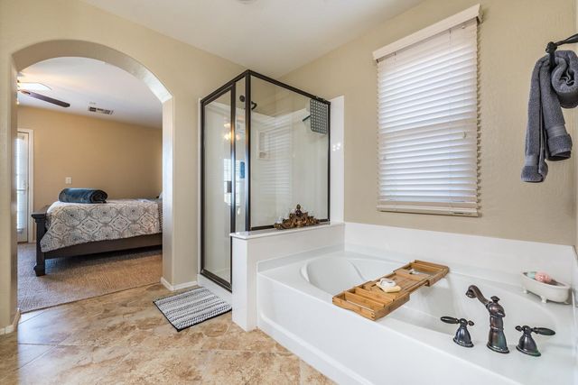 1628 E Canyon Creek Drive, Gilbert, AZ 85295