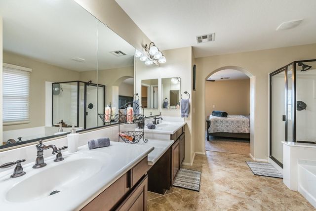 1628 E Canyon Creek Drive, Gilbert, AZ 85295