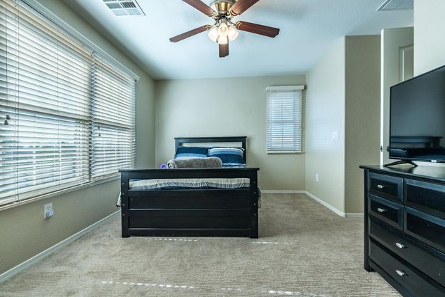 1628 E Canyon Creek Drive, Gilbert, AZ 85295