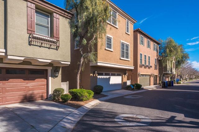 1628 E Canyon Creek Drive, Gilbert, AZ 85295