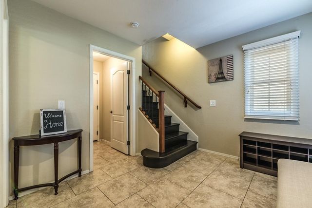 1628 E Canyon Creek Drive, Gilbert, AZ 85295