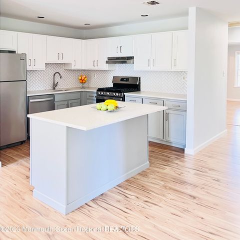 159 Tanglewood Place, Morganville, NJ 07751