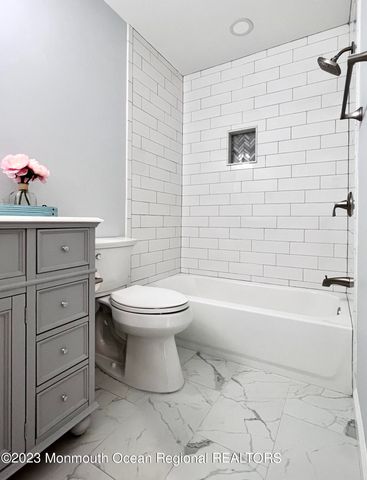 159 Tanglewood Place, Morganville, NJ 07751