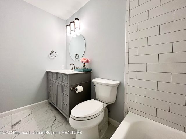 159 Tanglewood Place, Morganville, NJ 07751