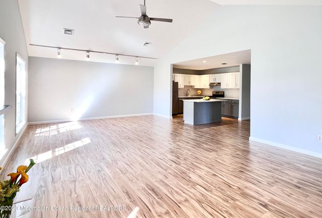 159 Tanglewood Place, Morganville, NJ 07751