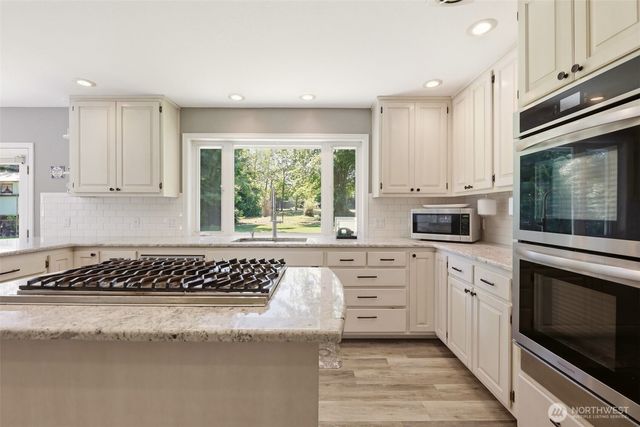 4225 Montgomery Place, Mount Vernon, WA 98274