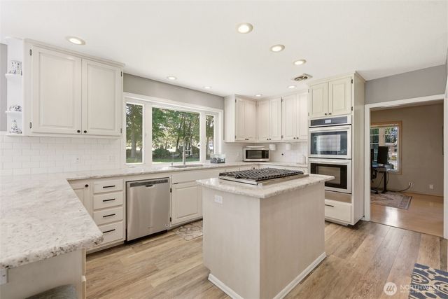 4225 Montgomery Place, Mount Vernon, WA 98274