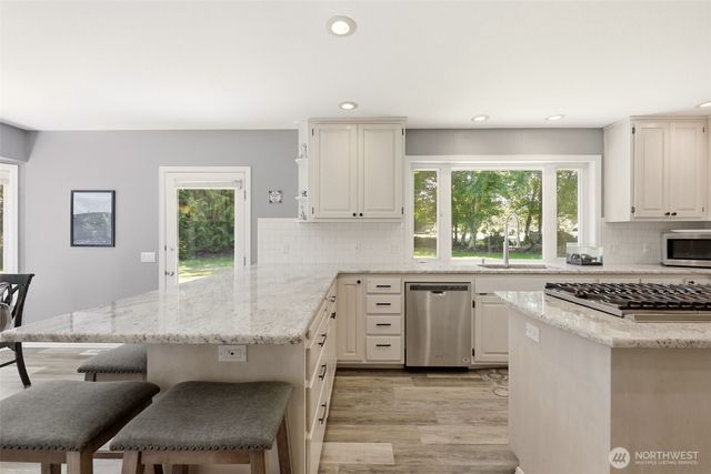 4225 Montgomery Place, Mount Vernon, WA 98274