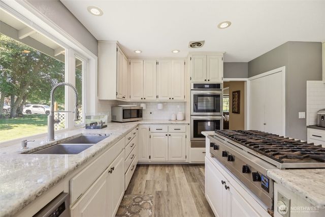 4225 Montgomery Place, Mount Vernon, WA 98274