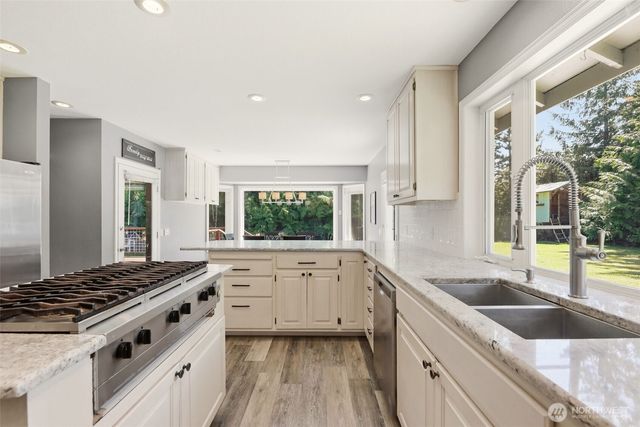 4225 Montgomery Place, Mount Vernon, WA 98274