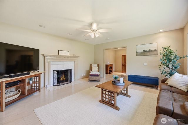 4225 Montgomery Place, Mount Vernon, WA 98274