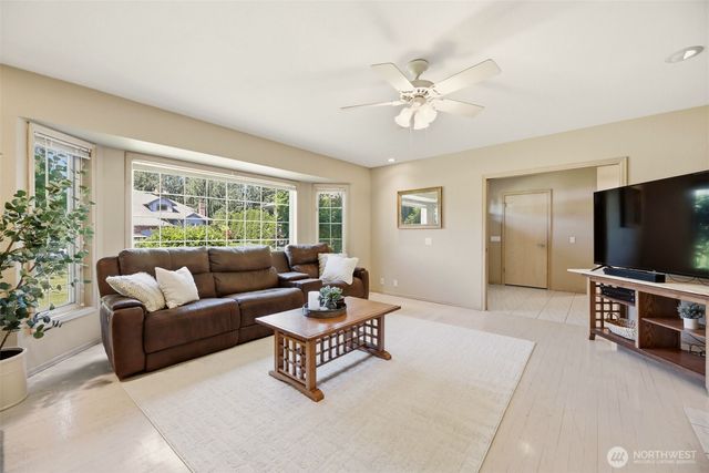 4225 Montgomery Place, Mount Vernon, WA 98274