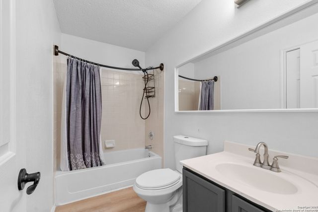 4210 Knollbluff, San Antonio, TX 78247