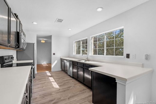 4210 Knollbluff, San Antonio, TX 78247