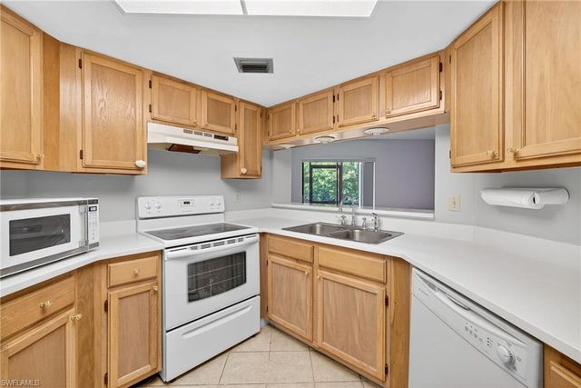 9635 Eaton Gardens LN # 104, Fort Myers, FL 33919