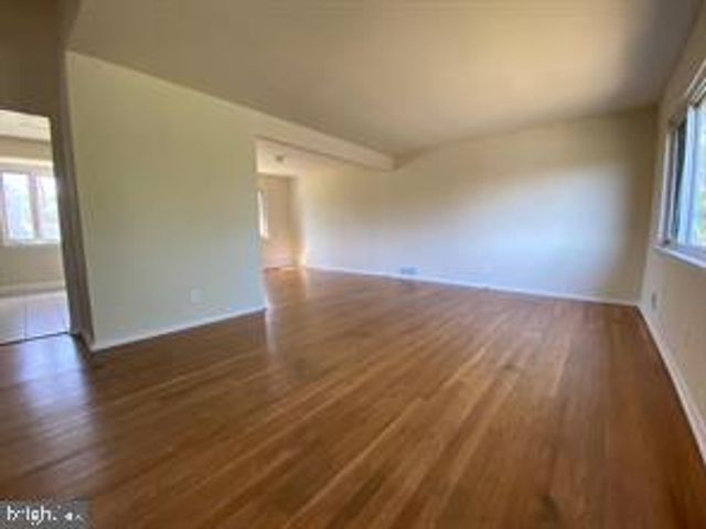 902 WOODLANE RD, Mount Holly, NJ 08060