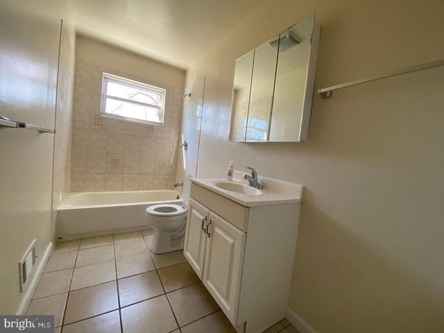 902 WOODLANE RD, Mount Holly, NJ 08060