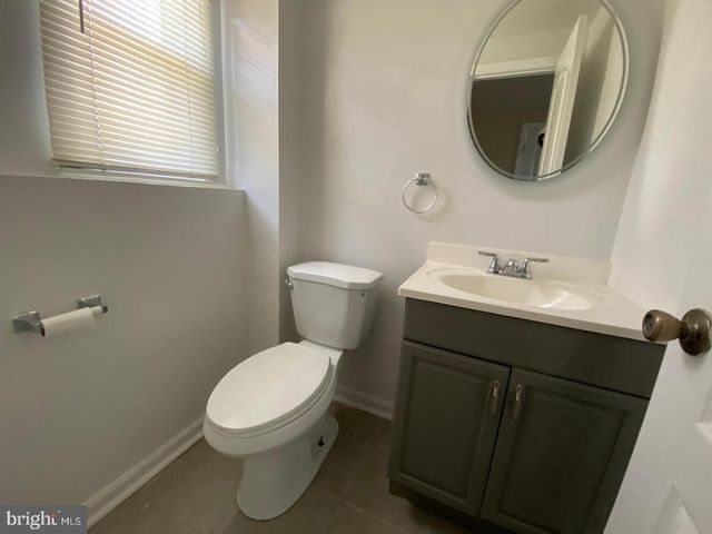 902 WOODLANE RD, Mount Holly, NJ 08060
