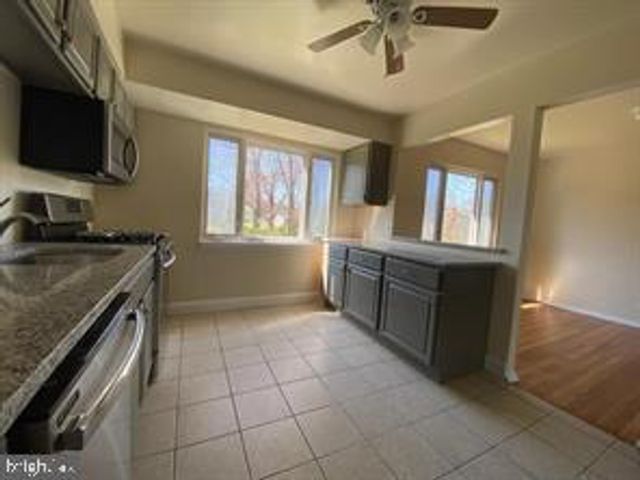 902 WOODLANE RD, Mount Holly, NJ 08060